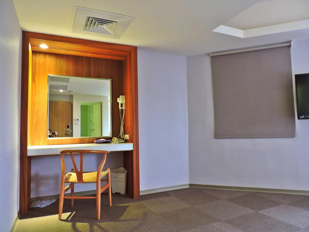 Meci Hotel Hualien City Exterior photo